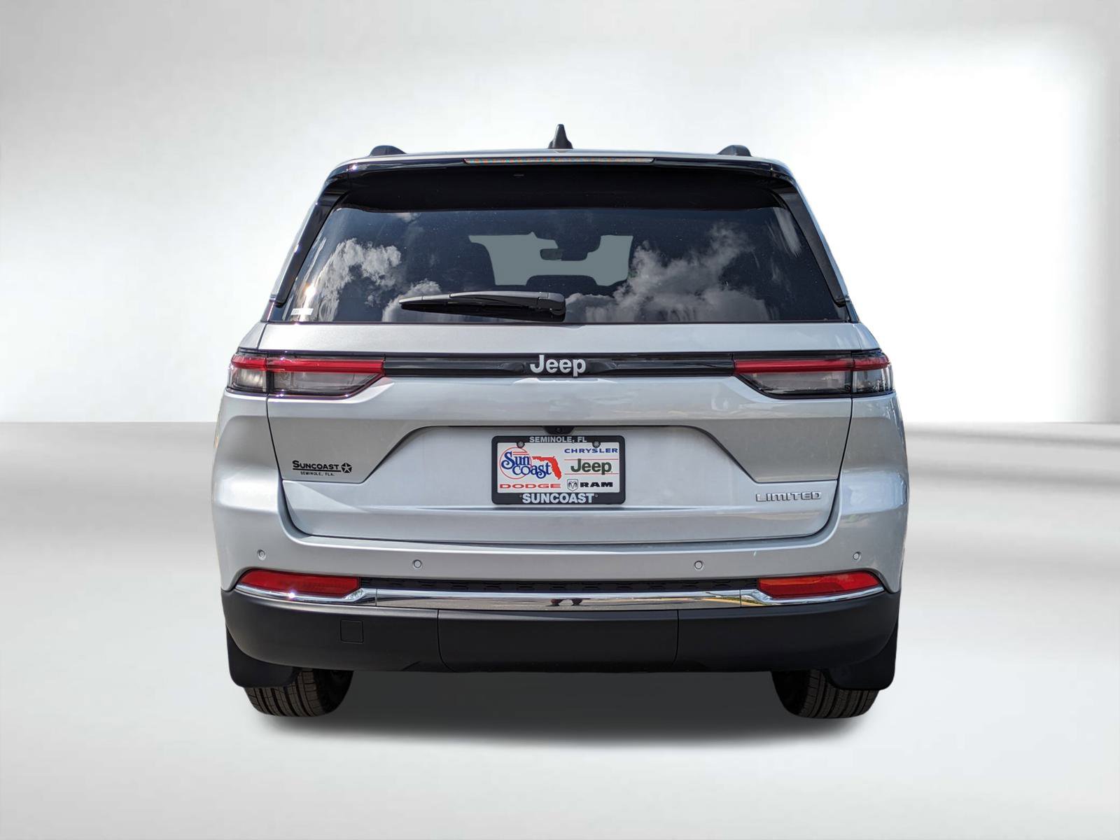 2025 Jeep Grand Cherokee Limited photo 4
