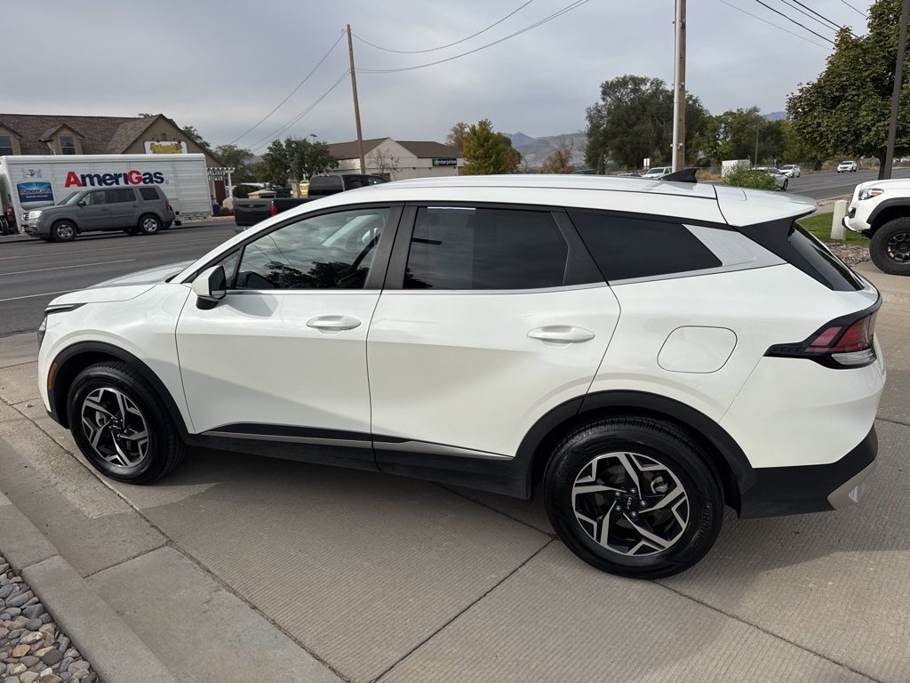 2024 Kia Sportage LX photo 4
