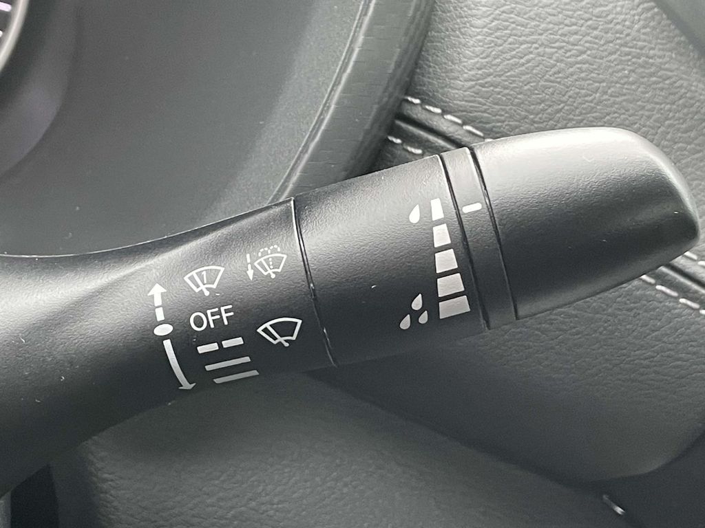 2025 Nissan Sentra SV photo 21