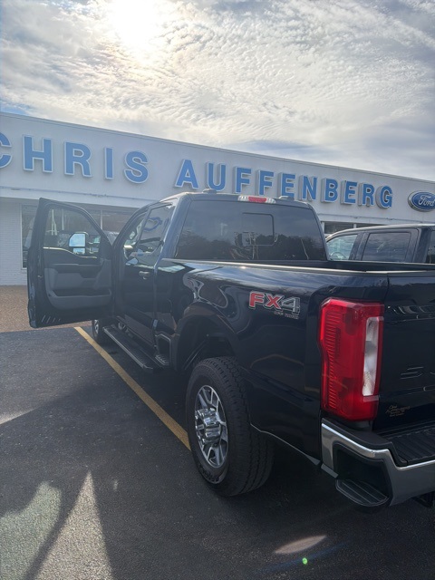 2025 Ford F-250 Super Duty XLT's photo