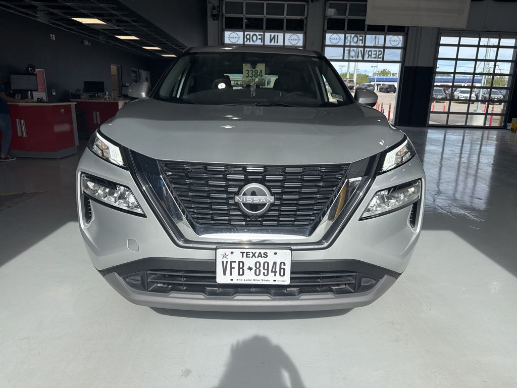 2023 Nissan Rogue SV photo 2