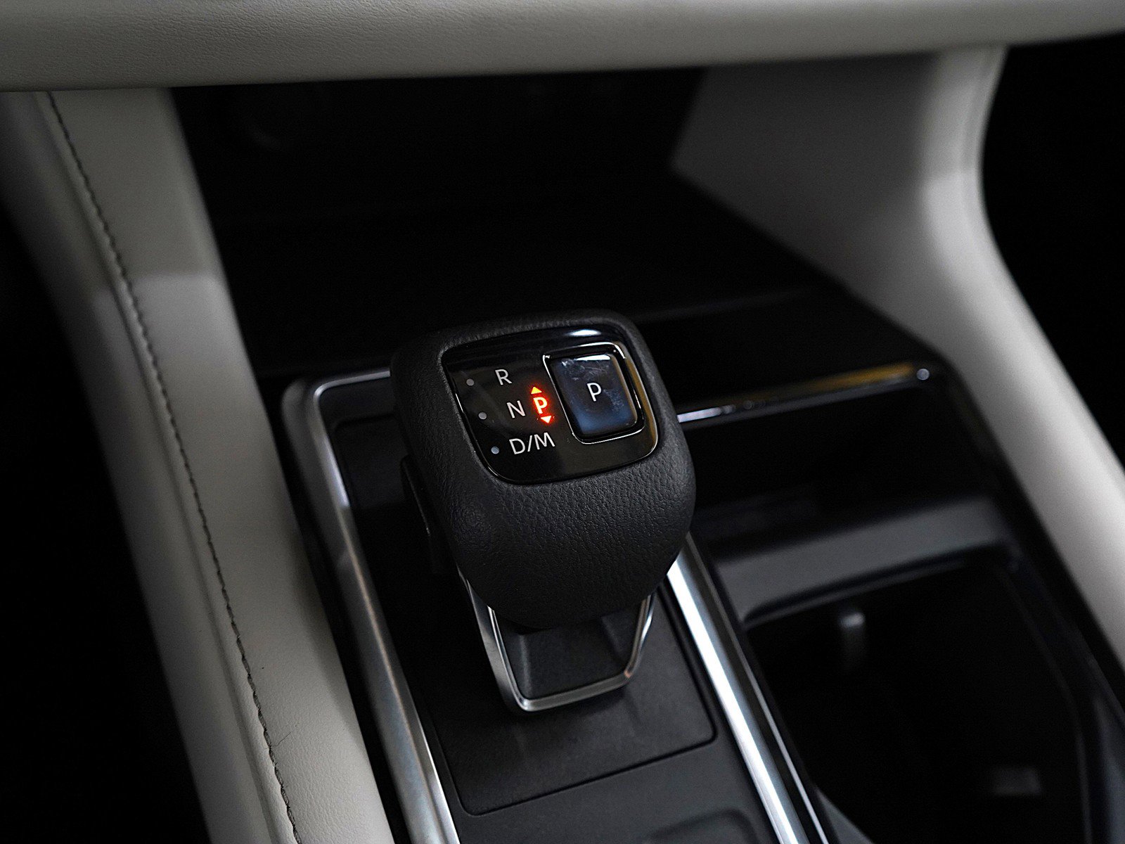2022 Nissan Pathfinder SL photo 23