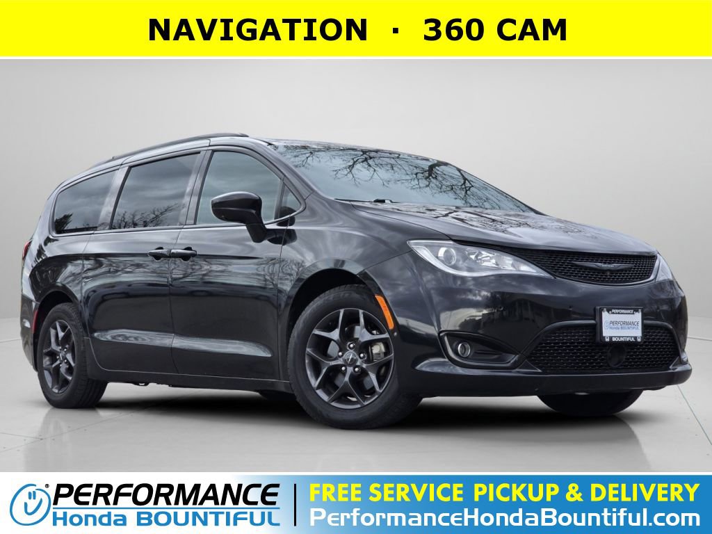 2018 Chrysler Pacifica Touring L Plus's photo
