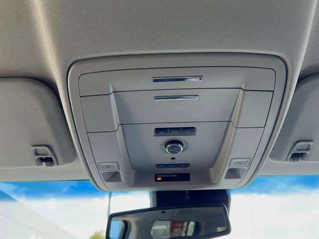 2018 Chevrolet Suburban LT photo 32
