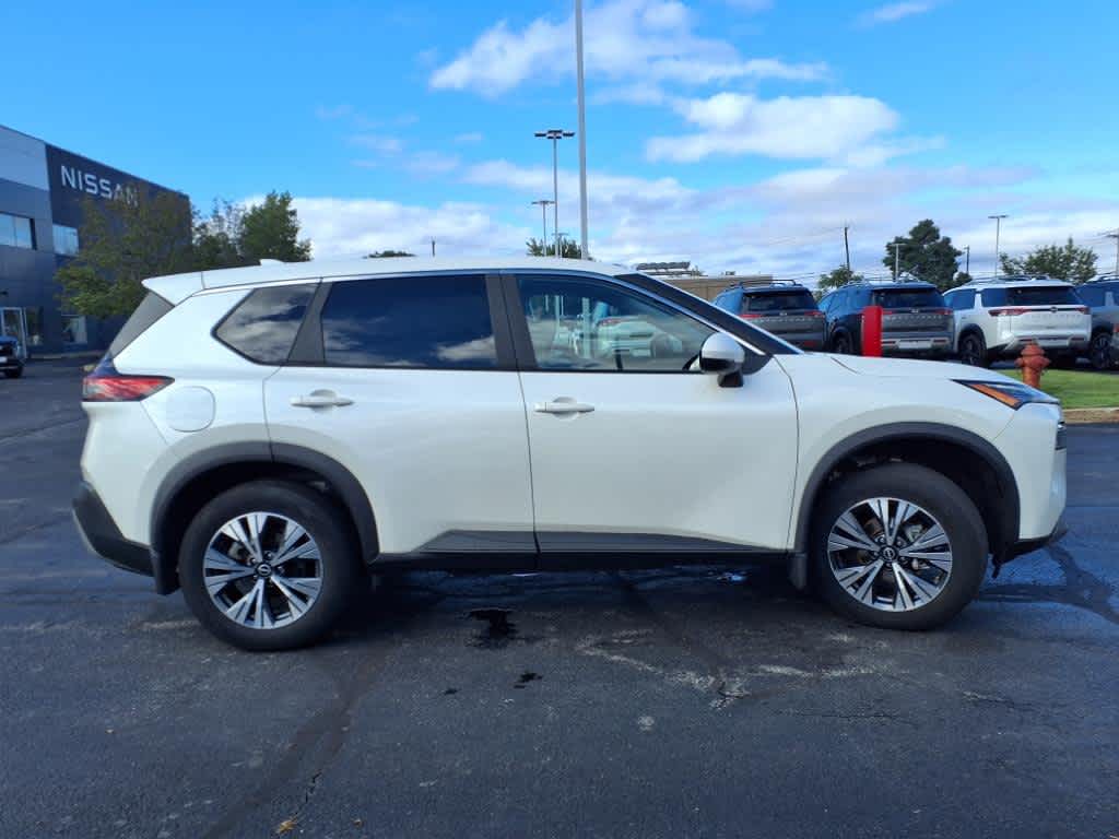 2023 Nissan Rogue SV photo 3