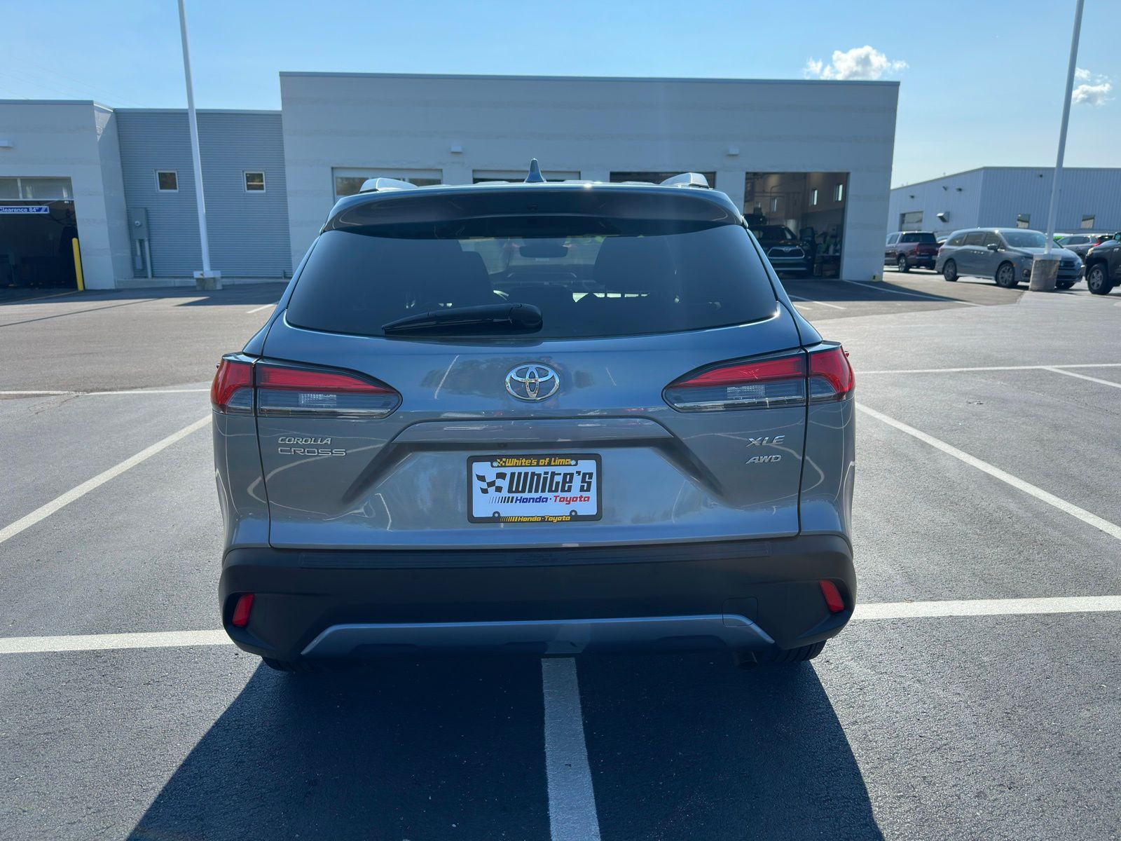 2023 Toyota Corolla Cross XLE photo 5