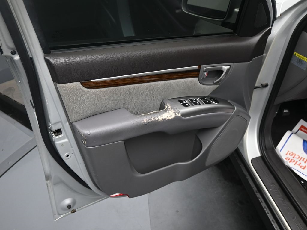 2012 Hyundai Santa Fe SE photo 3