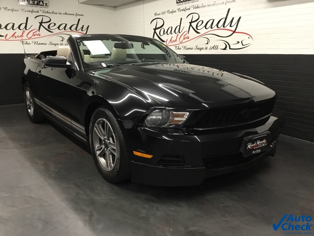2012 Ford Mustang V6 Premium photo 2