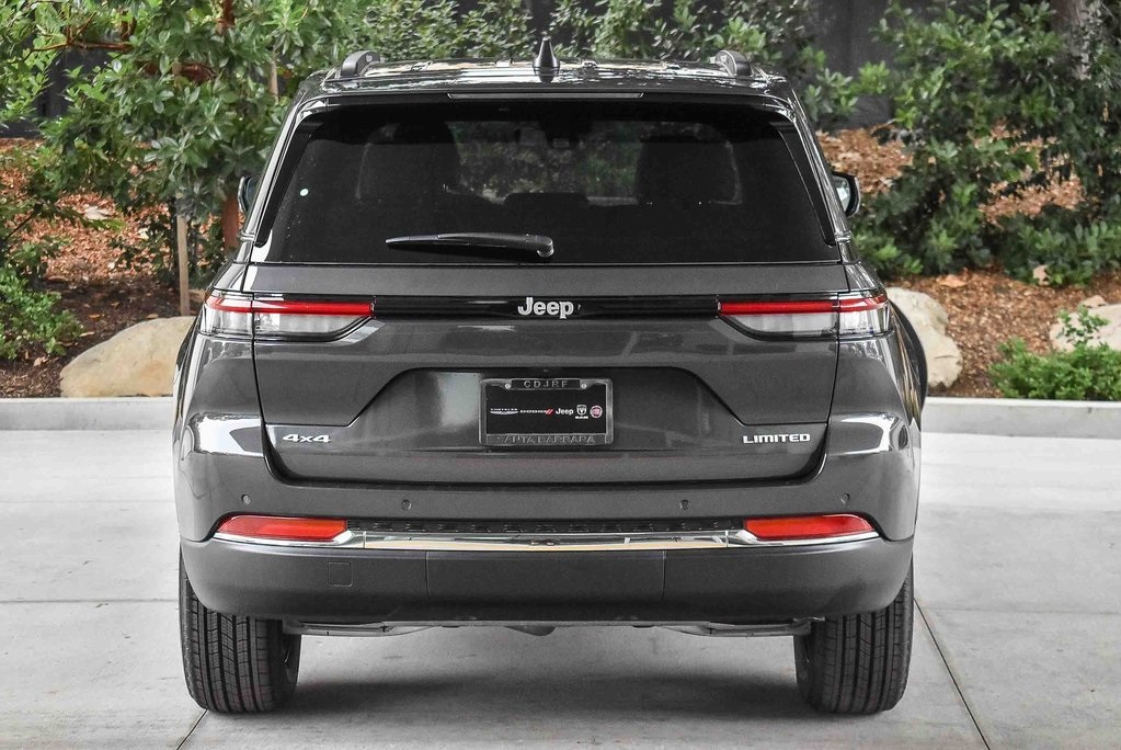 2025 Jeep Grand Cherokee Limited photo 4