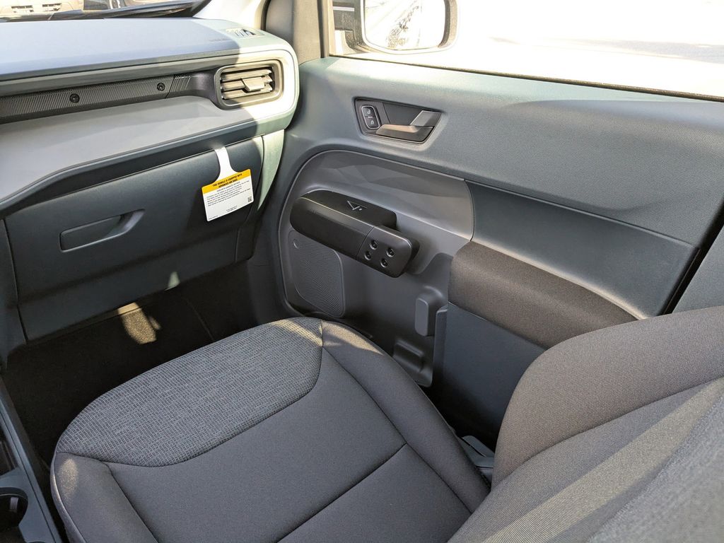 2025 Ford Maverick XL photo 17