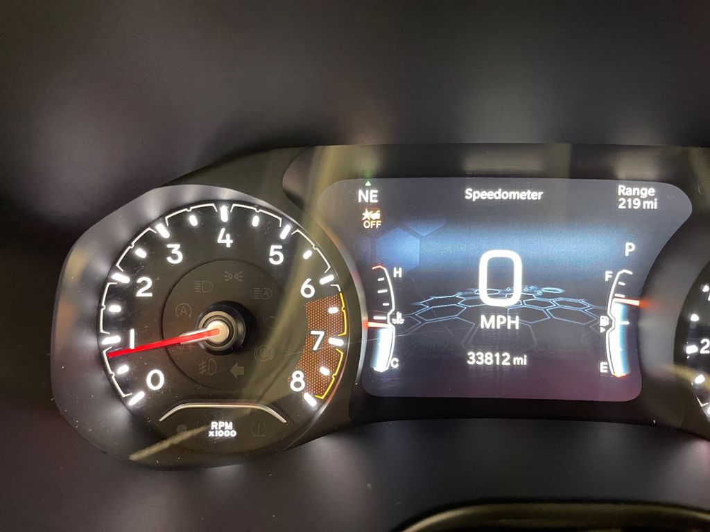 2022 Jeep Compass Latitude Lux photo 2