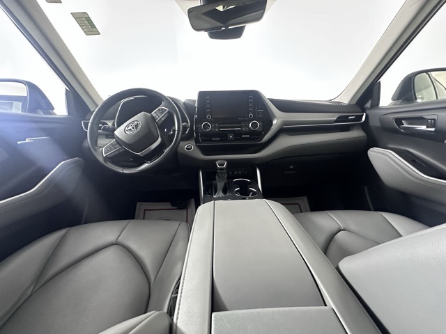 2021 Toyota Highlander XLE photo 15