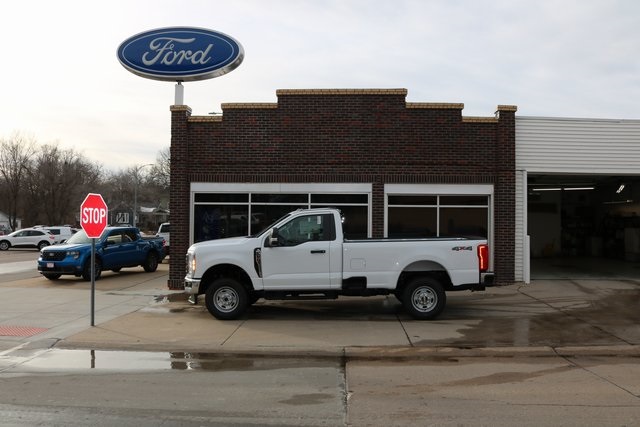 2026 Ford F-250 Super Duty XL's photo