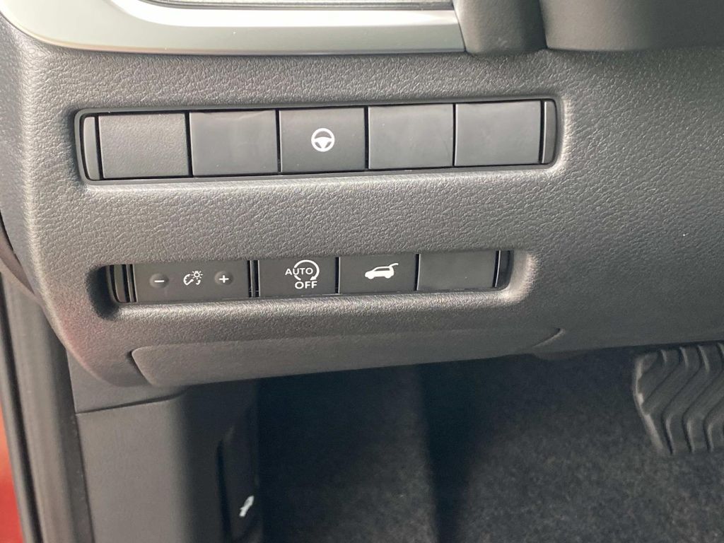 2026 Nissan Rogue SV photo 17