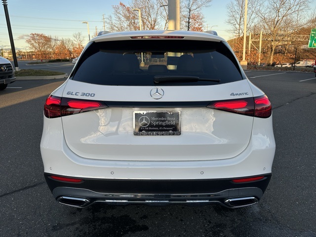 2026 Mercedes Benz GLC 300 4MATIC photo 2