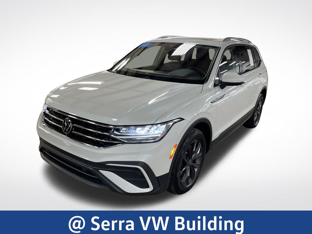 2023 Volkswagen Tiguan SE's photo