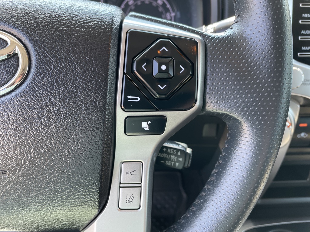 2022 Toyota 4Runner SR5 Premium photo 17