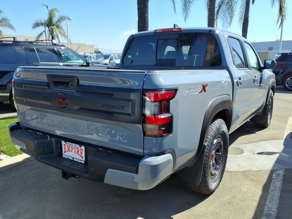 2025 Nissan Frontier Crew Cab PRO-X photo 3