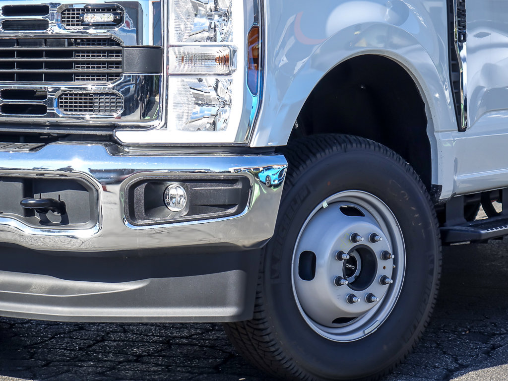 2025 FORD F-350 - Image 4