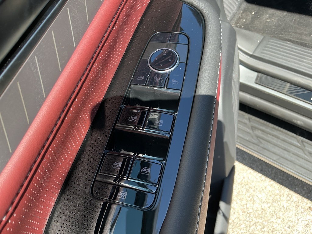 2026 Infiniti QX80 photo 16
