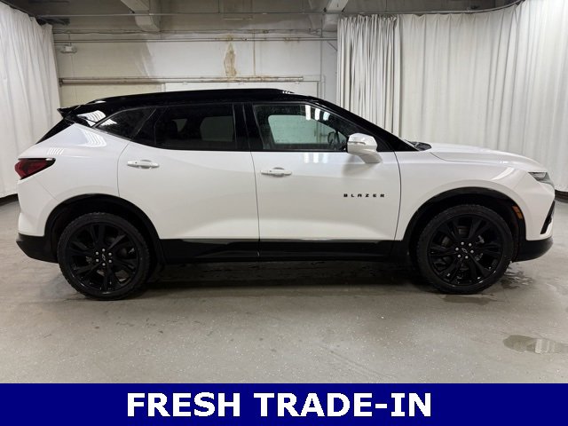 2022 Chevrolet Blazer RS photo 2