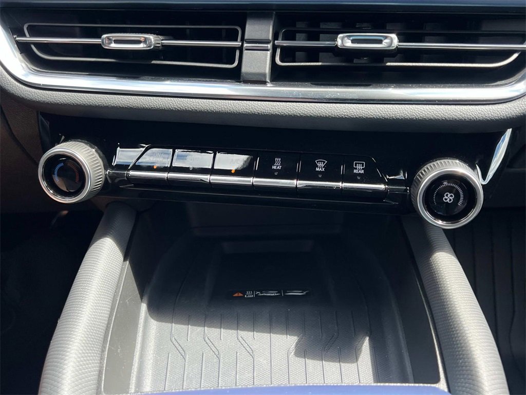 2025 Chevrolet Equinox EV 1LT photo 16