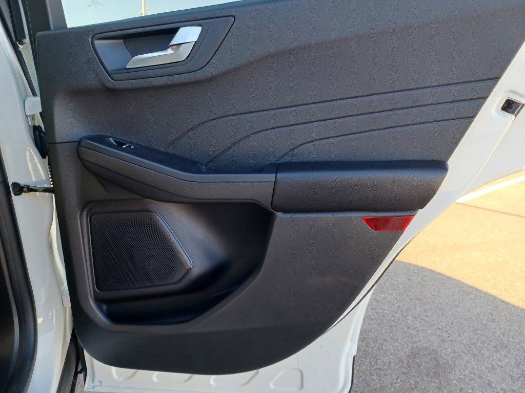 2023 Ford Escape Plug-In Hybrid photo 9