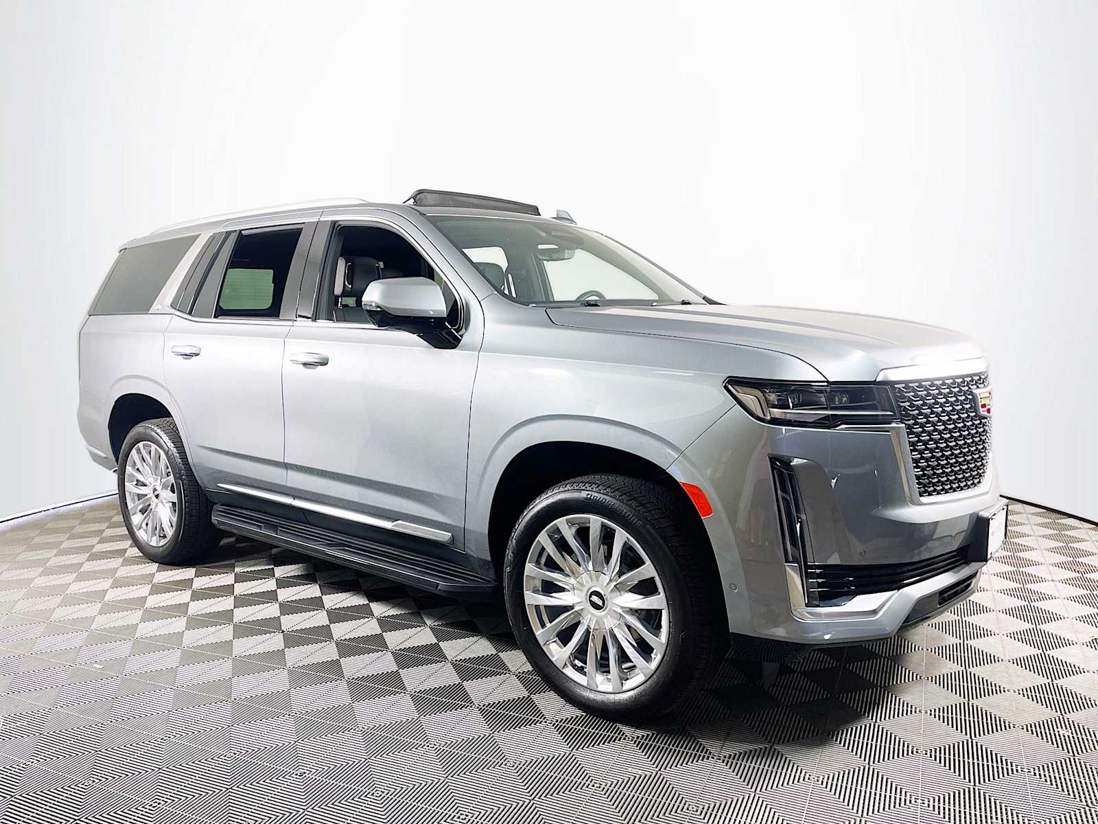 2023 Cadillac Escalade Premium Luxury photo 3