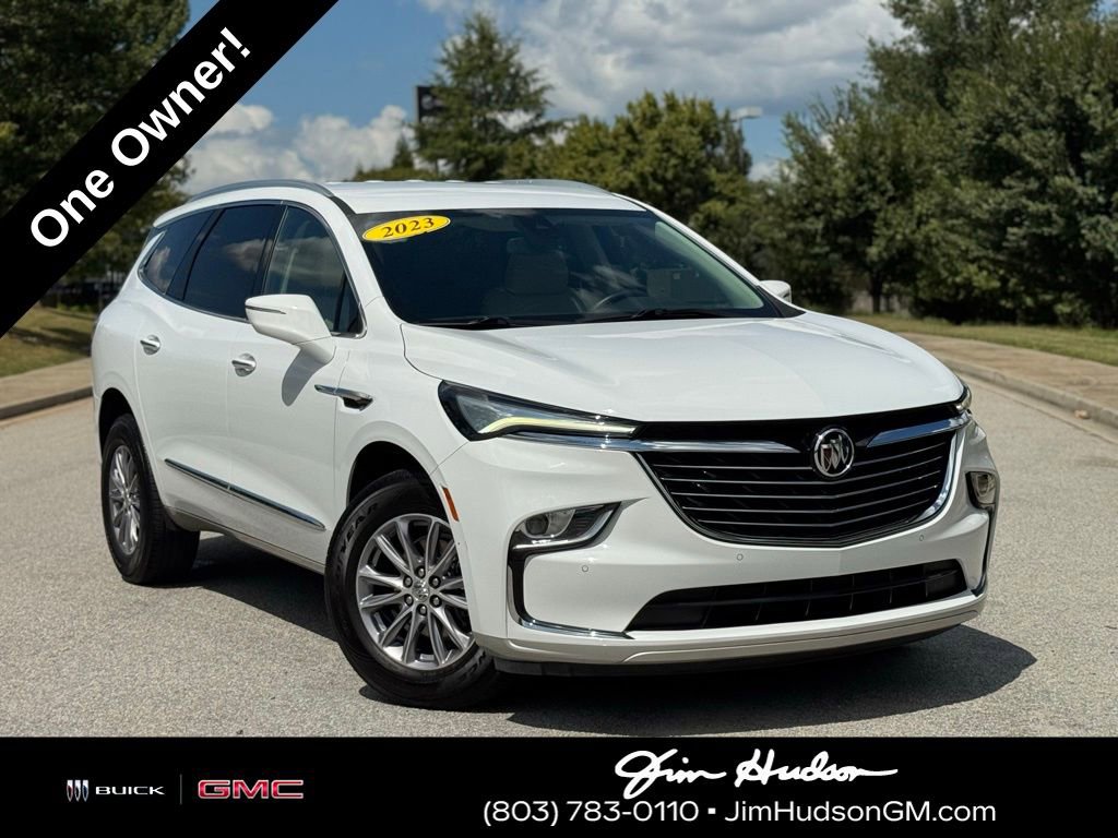 2023 Buick Enclave Essence's photo