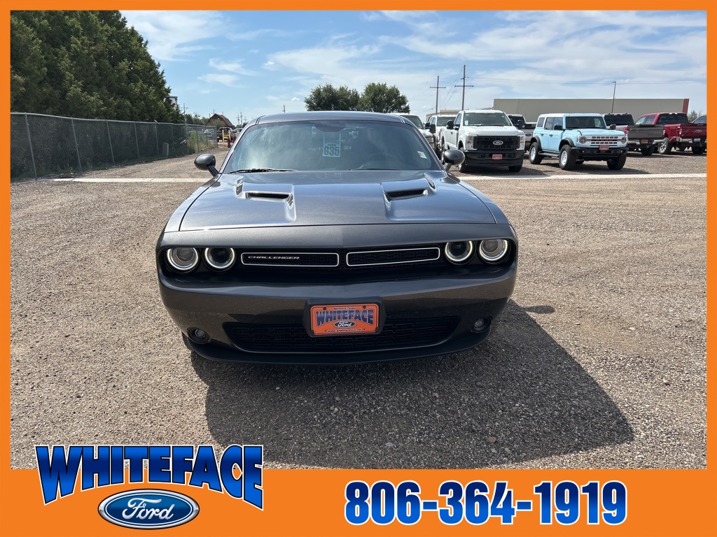 2022 Dodge Challenger SXT photo 8