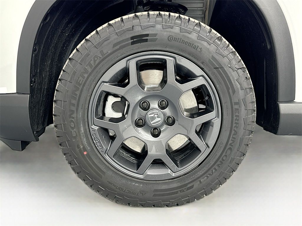 2025 Honda Pilot TrailSport photo 3