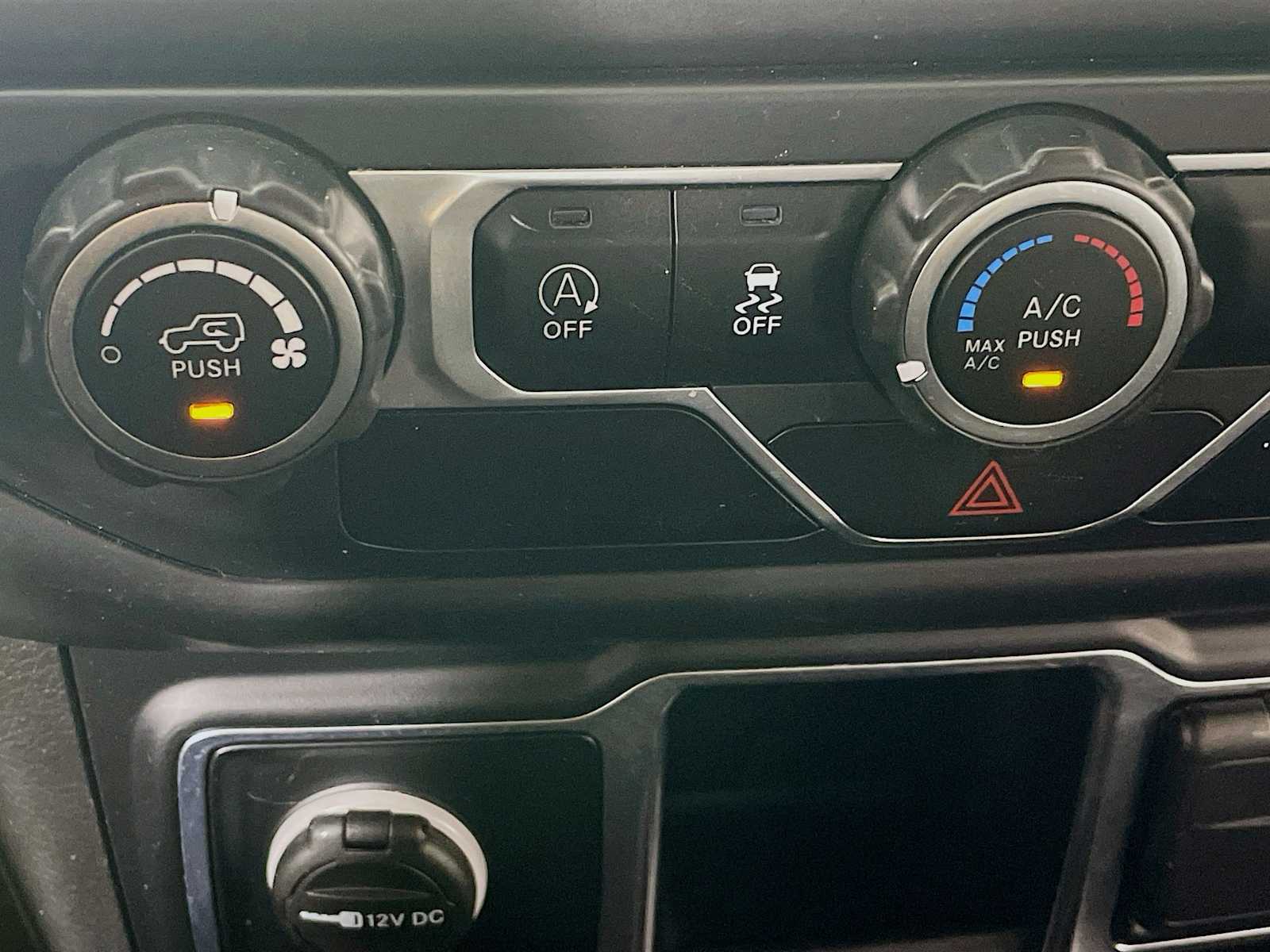 2020 Jeep Gladiator Sport photo 11