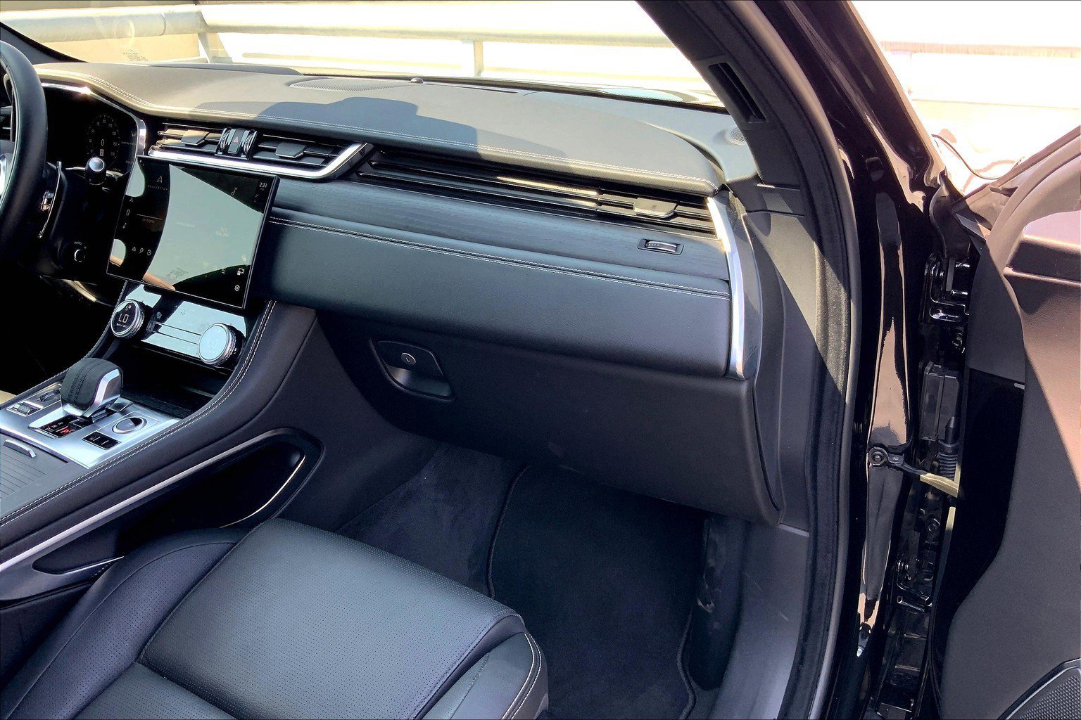 2025 Jaguar F-PACE P250 R-Dynamic S photo 19
