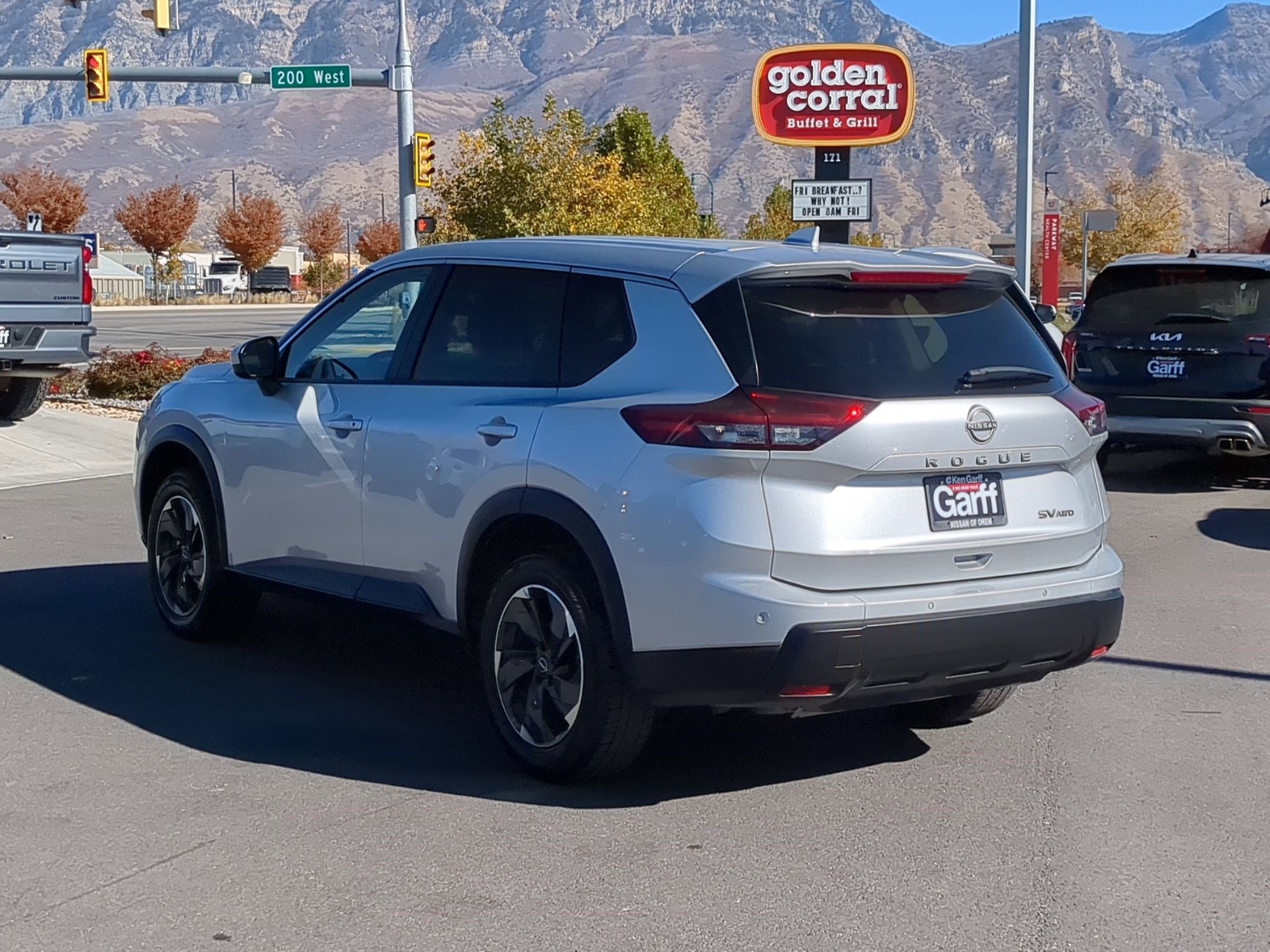 2024 Nissan Rogue SV photo 2