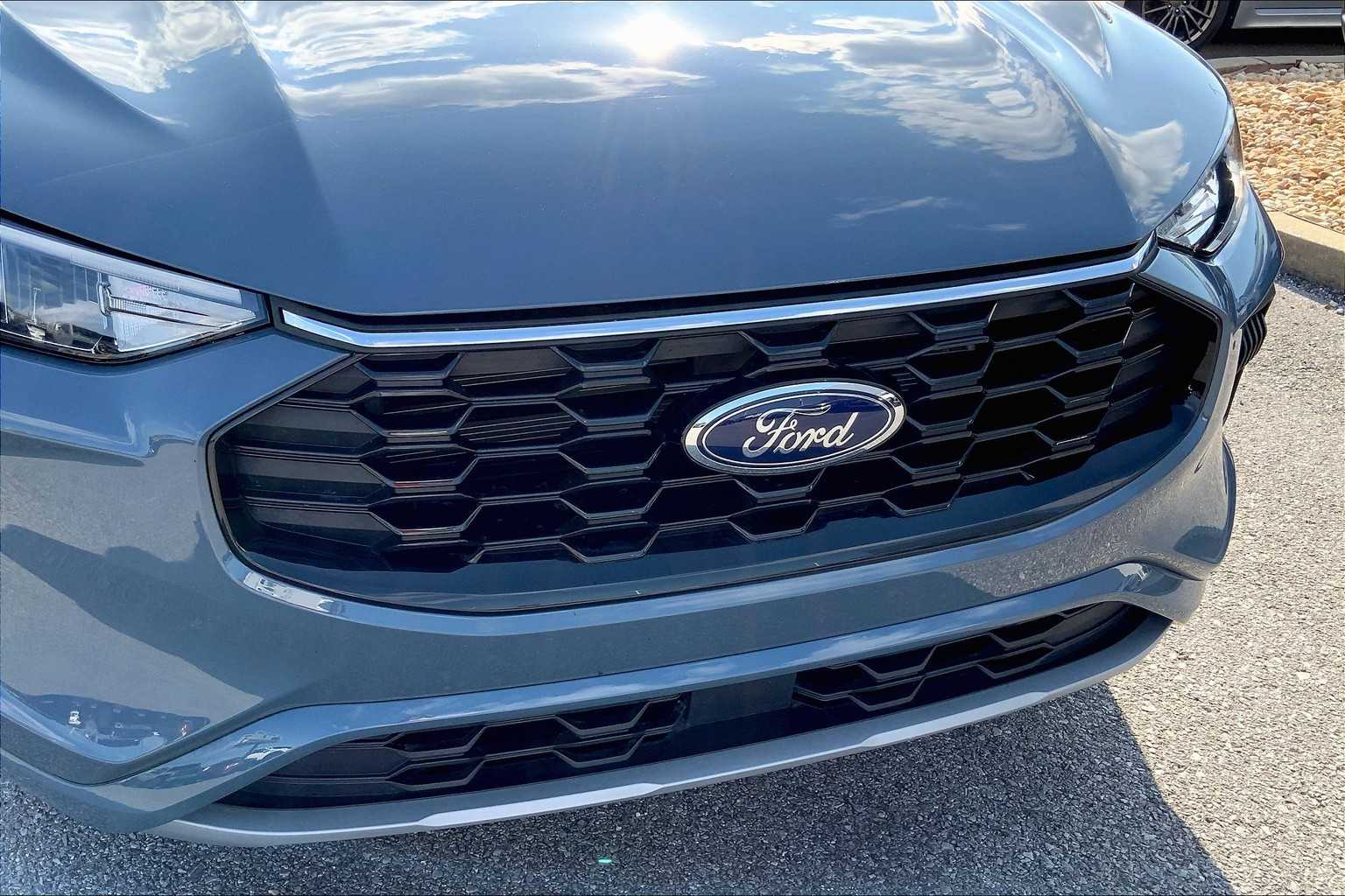 2024 Ford Escape ST-Line photo 25
