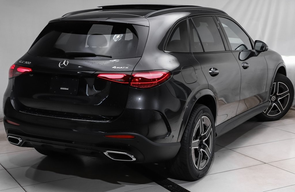 2026 Mercedes Benz GLC 300 4MATIC photo 3