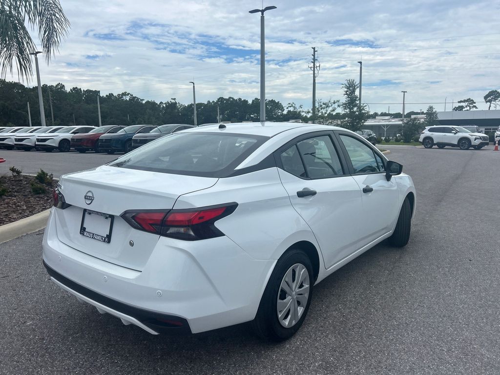 2025 Nissan Versa 1.6 S photo 6