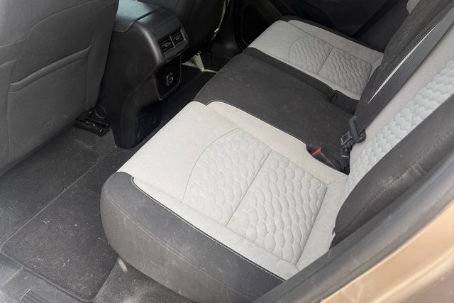 2019 Chevrolet Equinox LS photo 3
