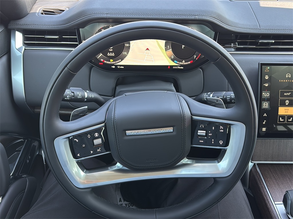 2025 Land Rover Range Rover SE photo 13