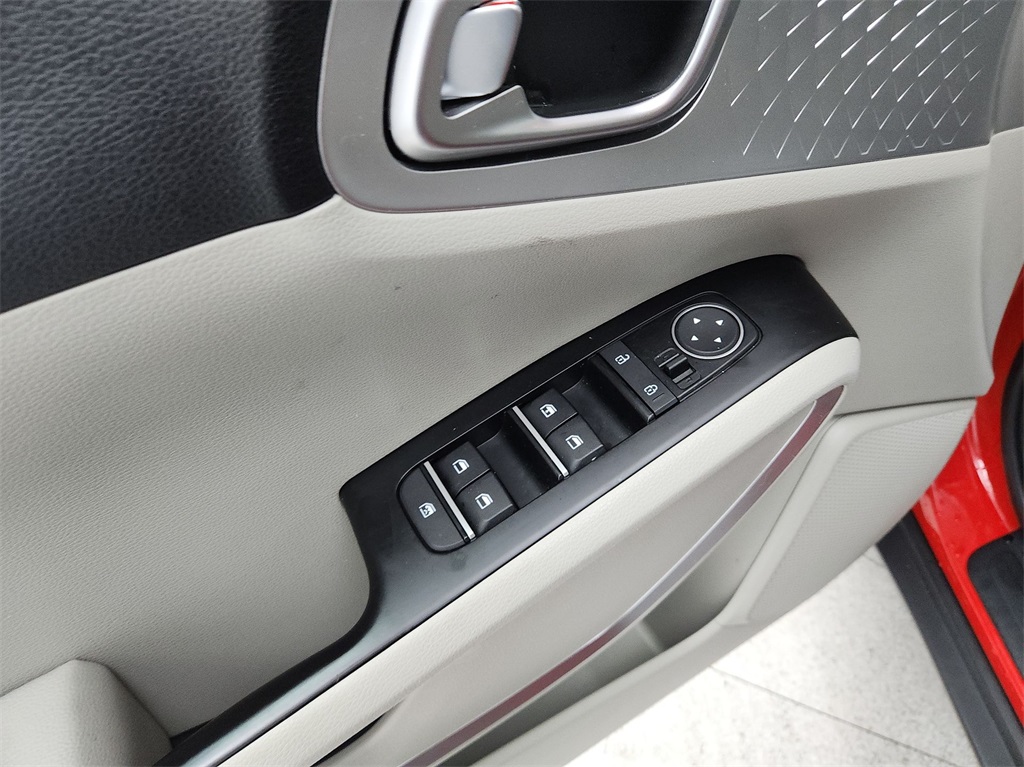 2024 Kia Soul LX photo 5