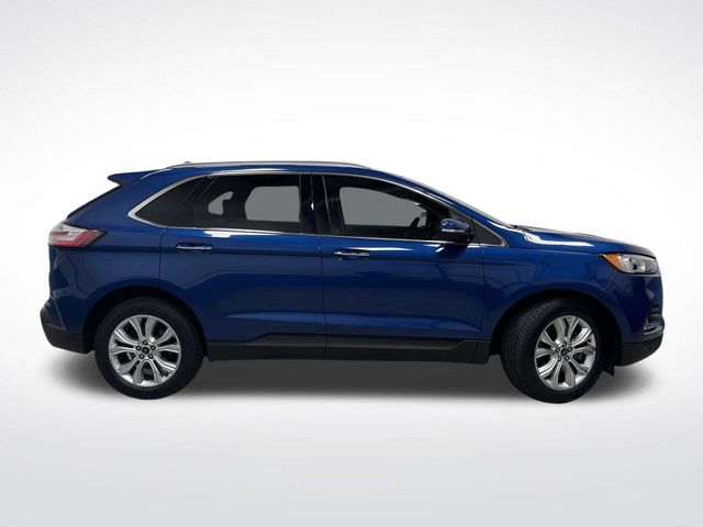 2020 Ford Edge Titanium photo 2
