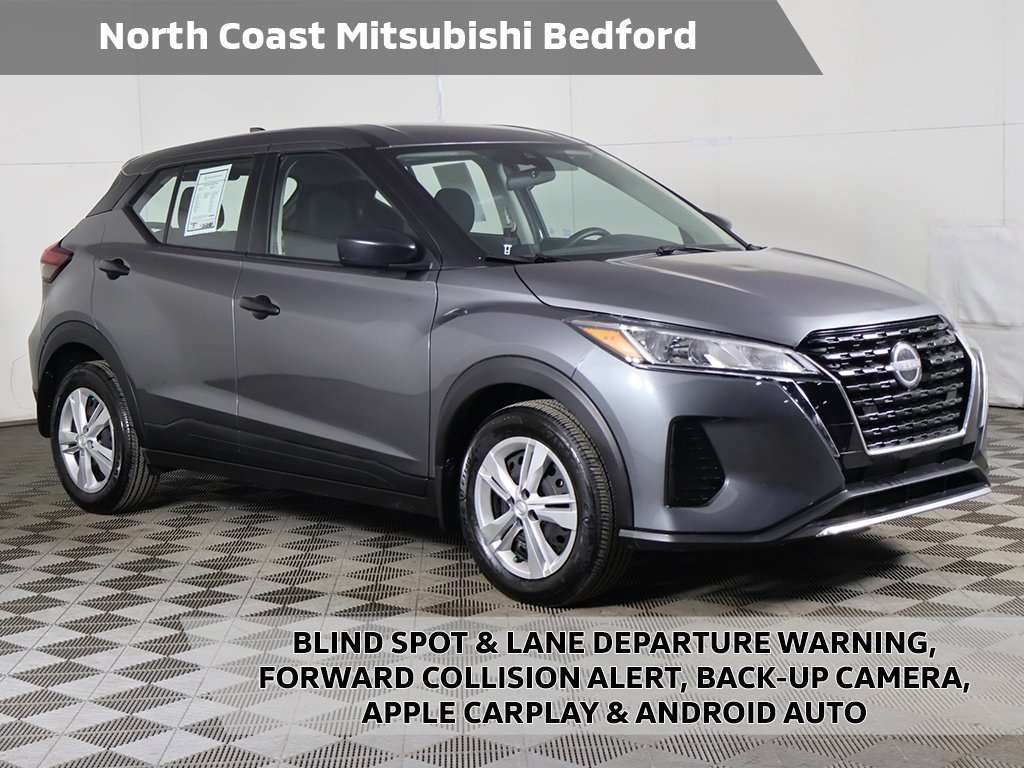 2025 Nissan KICKS PLAY Base