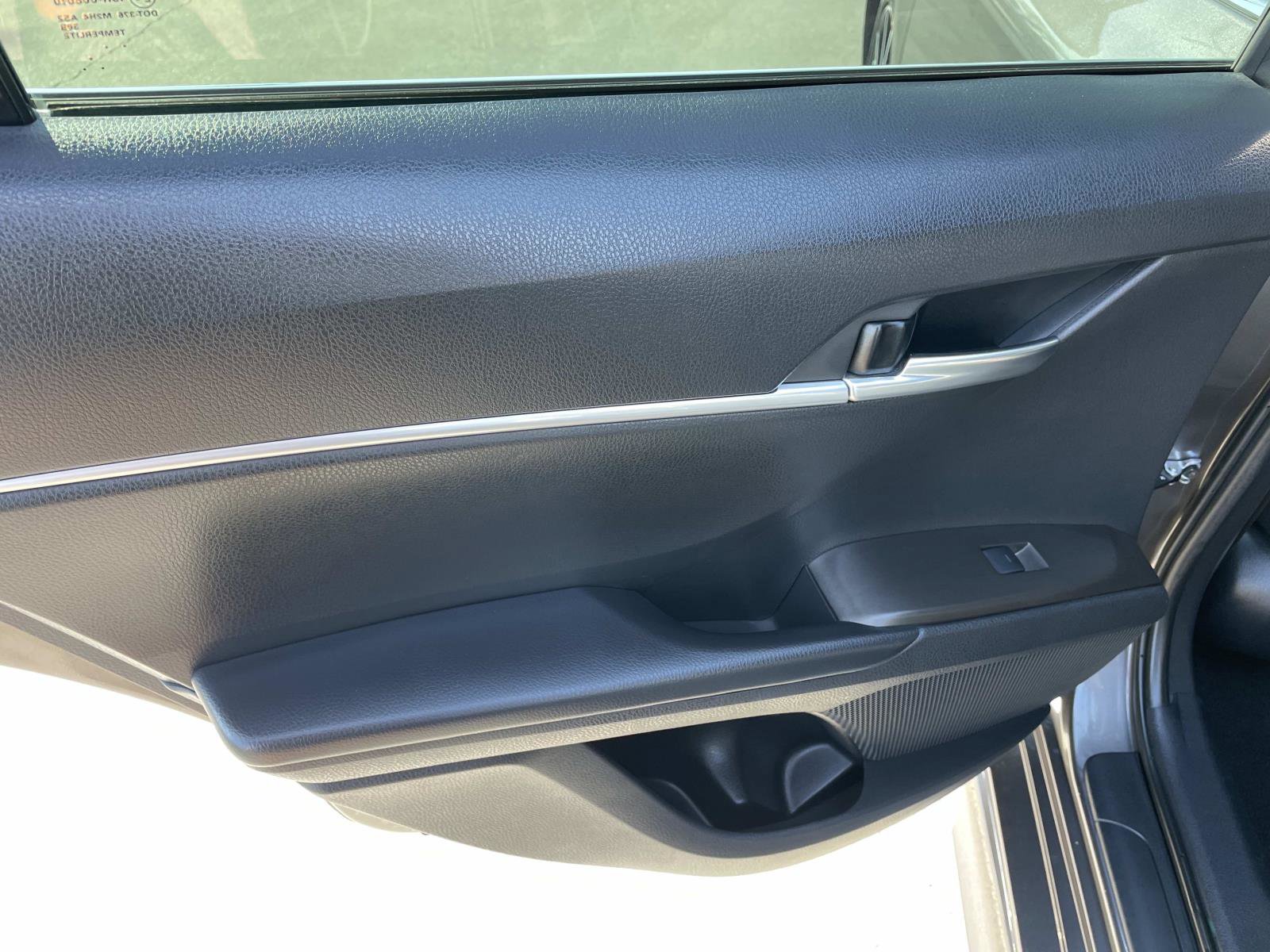 2023 Toyota Camry SE photo 17
