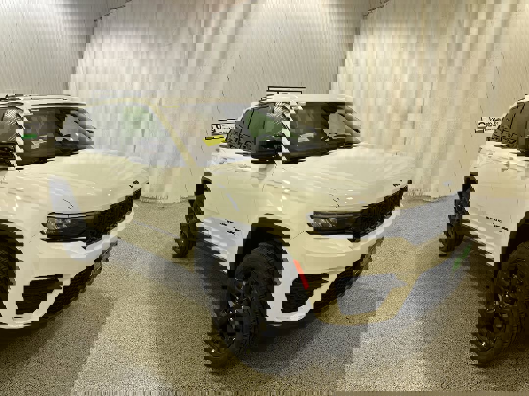 2025 Jeep Grand Cherokee Altitude's photo