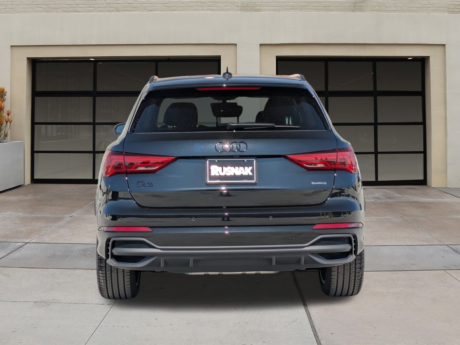 2025 Audi Q3 S line Premium photo 3
