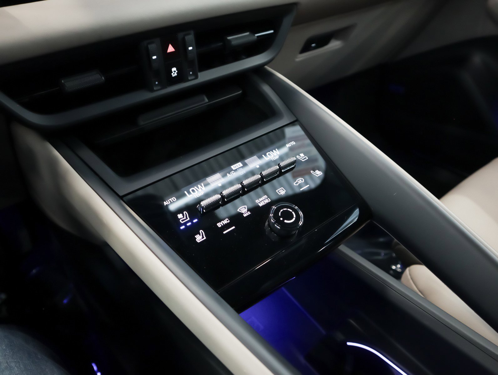 2025 Porsche Macan Electric photo 18