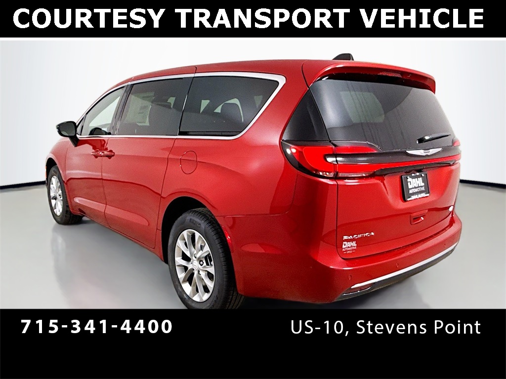 2026 Chrysler Pacifica photo 4