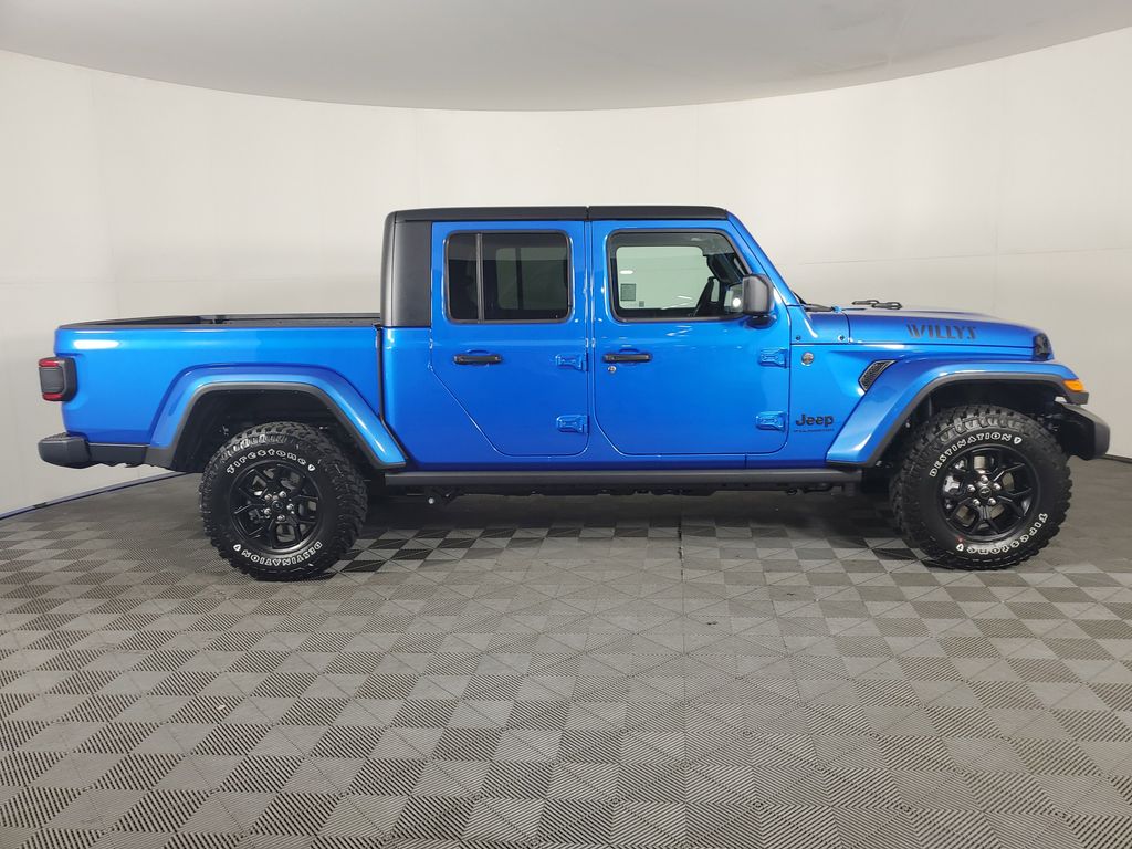 2025 Jeep Gladiator Willys photo 3