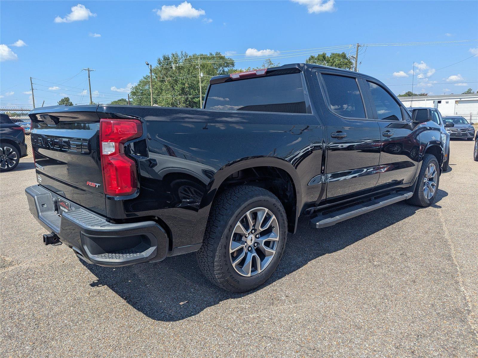 2022 Chevrolet Silverado 1500 RST photo 3