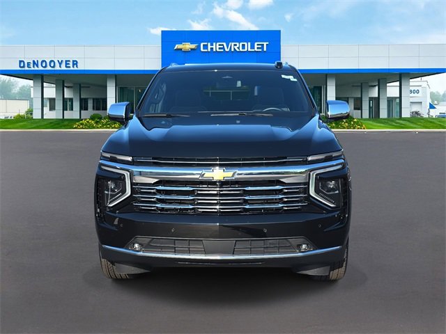 2025 Chevrolet Suburban Premier photo 2